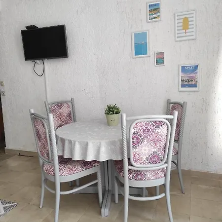 Tonci * Makarska